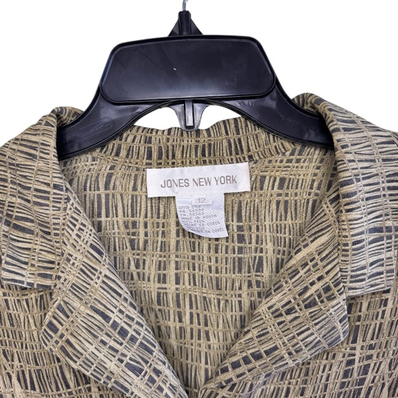 Jones New York Patterned Silk Shirt - Picture 3 of 4